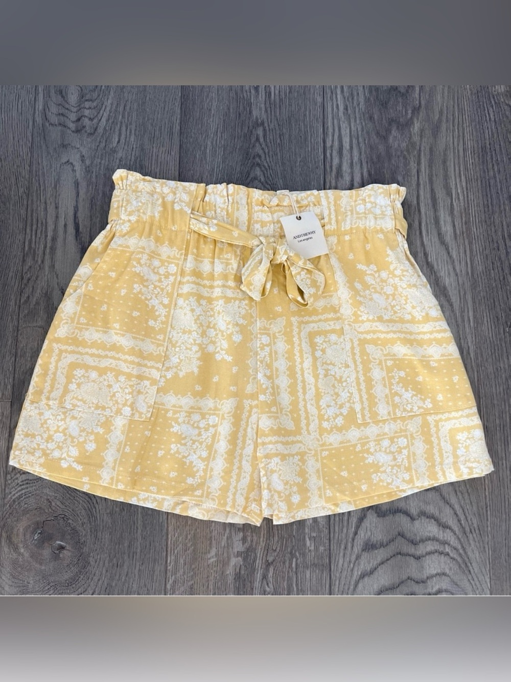 AND THE WHY NWT Yellow High Waist Paper Bag Tie Waist Shorts Size L